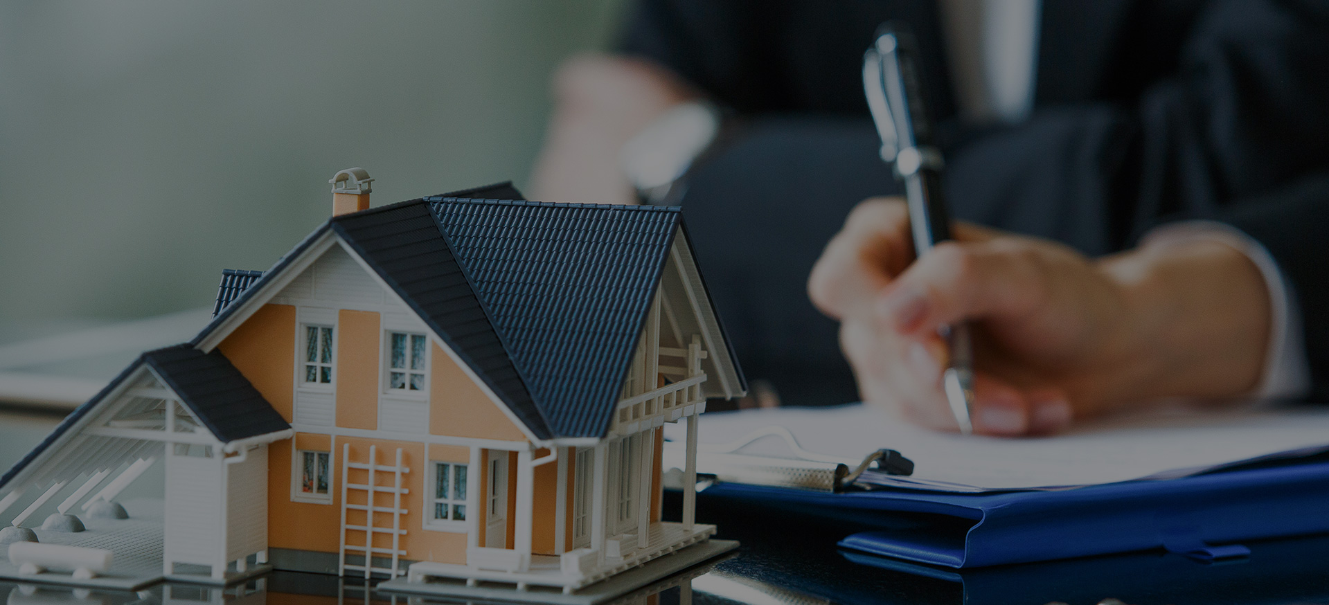 Составили договор купли-продажи апартаментов на этапе строительства жилого комплекса Составили договор купли-продажи апартаментов на этапе строительства жилого комплекса